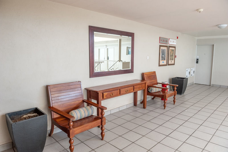 Peermont Metcourt Hotel Francistown Eksteriør bilde