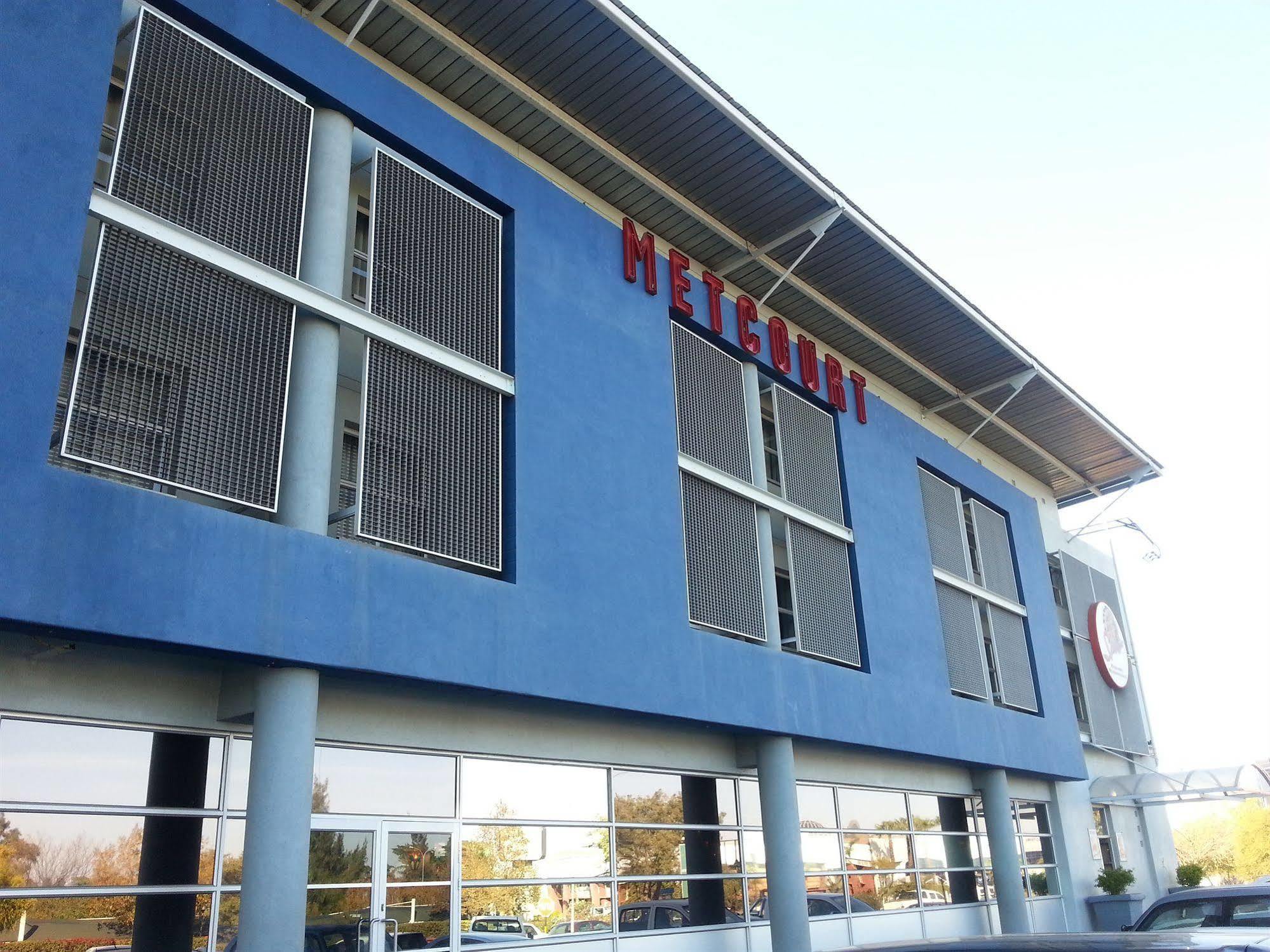 Peermont Metcourt Hotel Francistown Eksteriør bilde