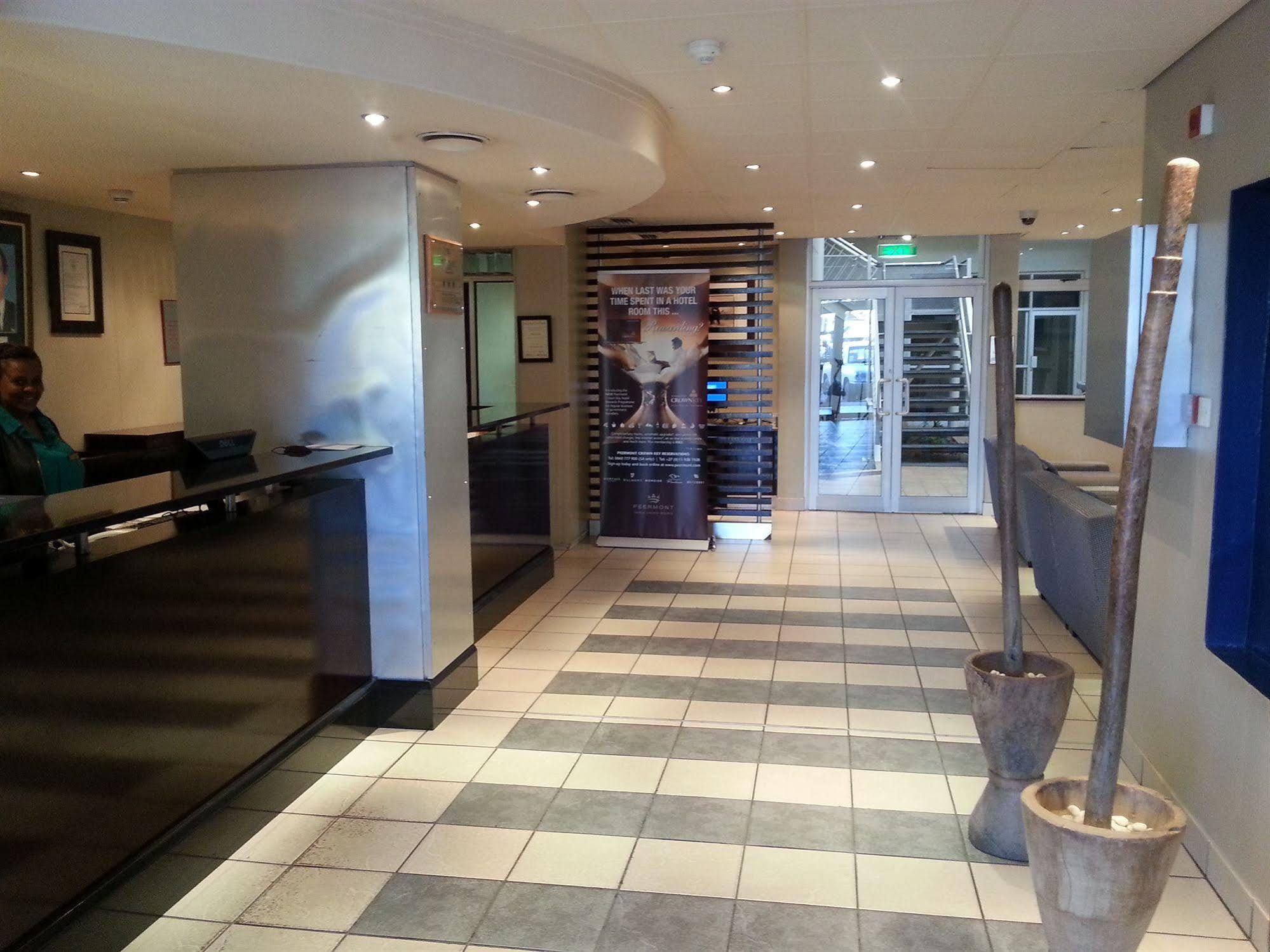 Peermont Metcourt Hotel Francistown Eksteriør bilde