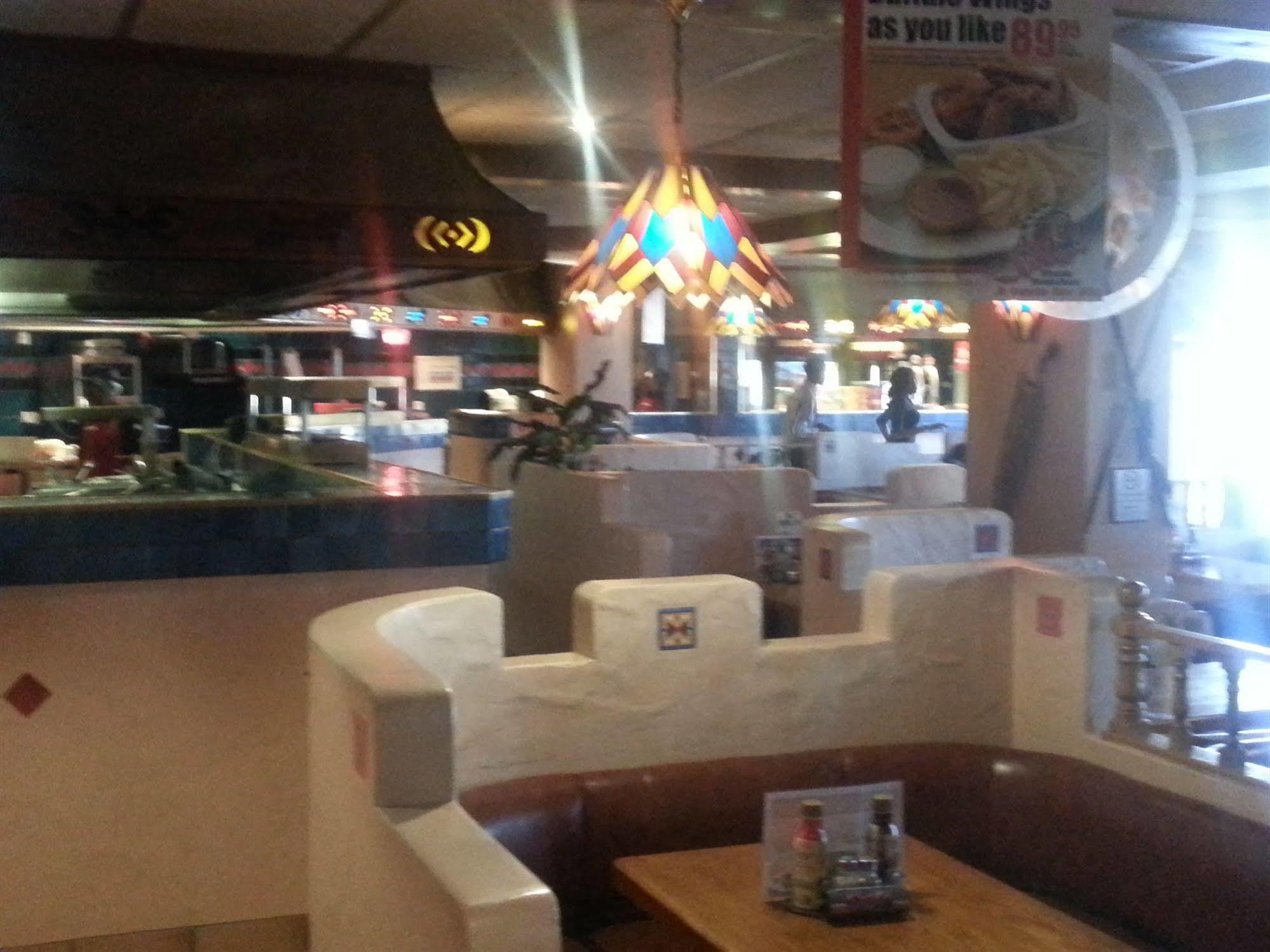 Peermont Metcourt Hotel Francistown Eksteriør bilde