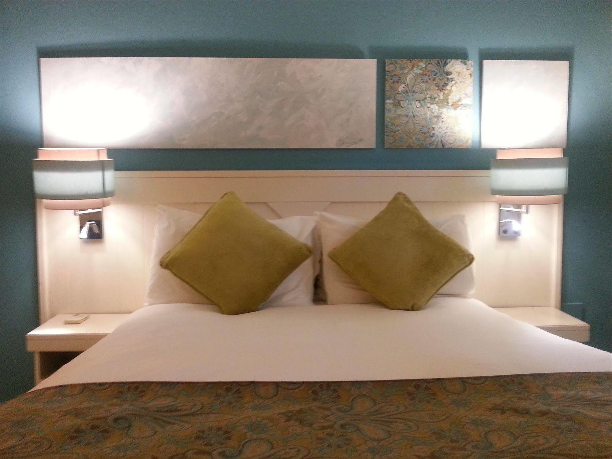 Peermont Metcourt Hotel Francistown Eksteriør bilde